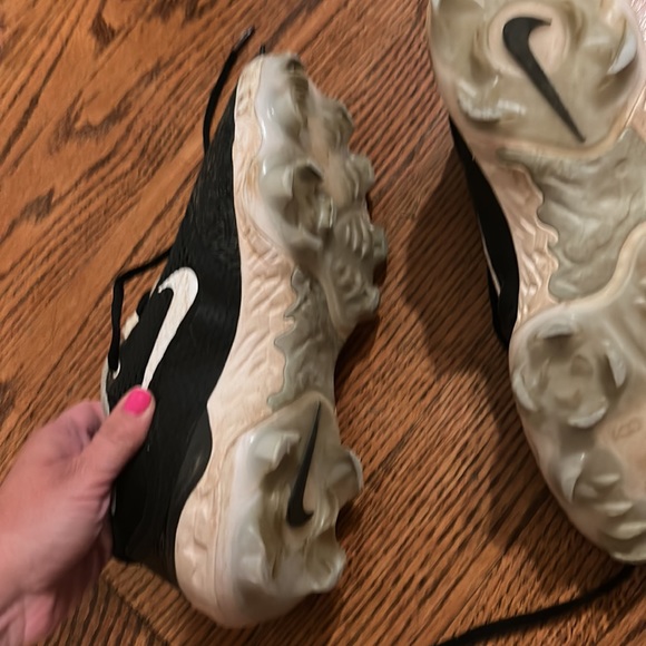 Men’s 9 1/2 Nike react spikes / cleats - Picture 5 of 6